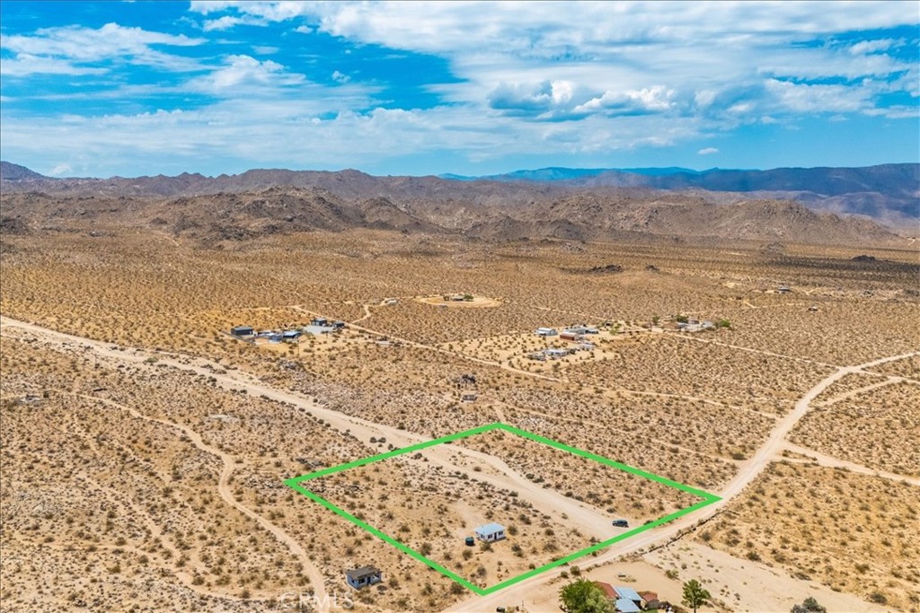 777 Quail Bush Road Landers, CA 92285 - Photo 41 of 46 a view of an ocean and a mountain