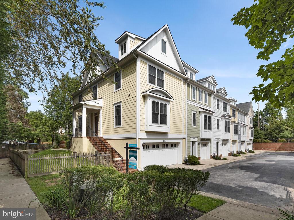 8912 Courts Way Silver Spring, MD 20910 - Photo 2 of 37 Gallery Image 2