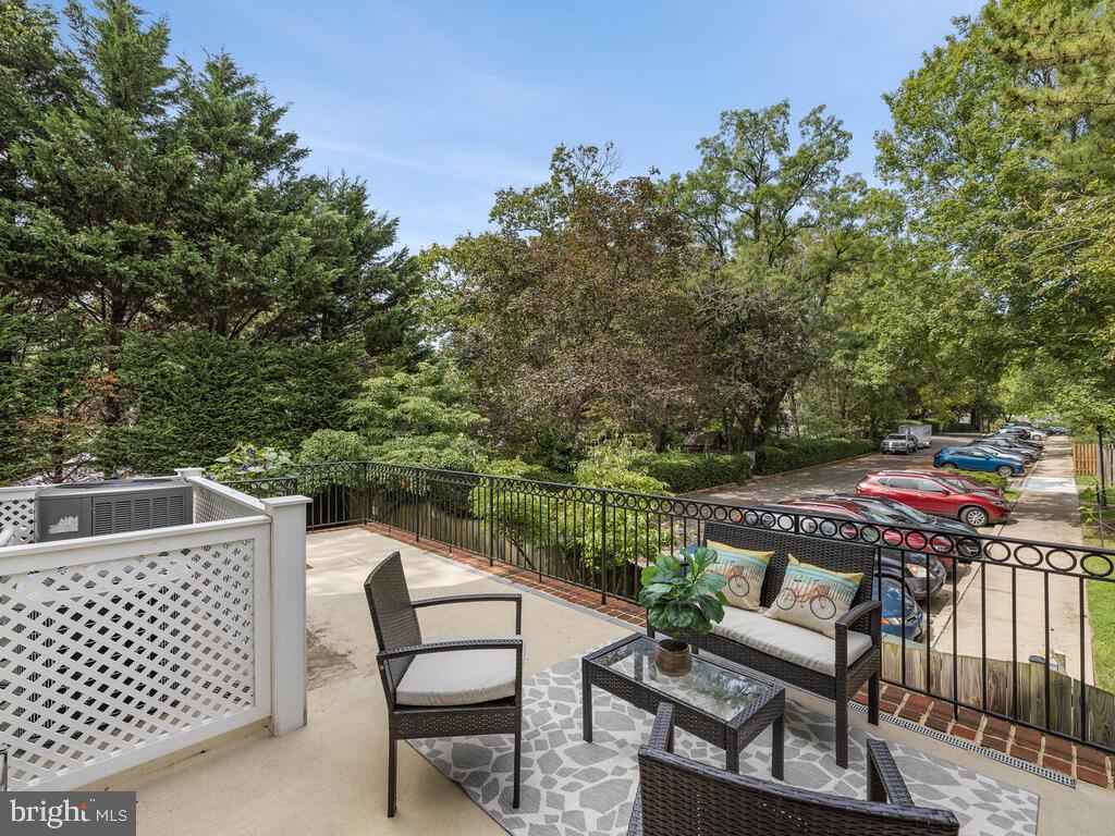 8912 Courts Way Silver Spring, MD 20910 - Photo 12 of 37 Gallery Image 12