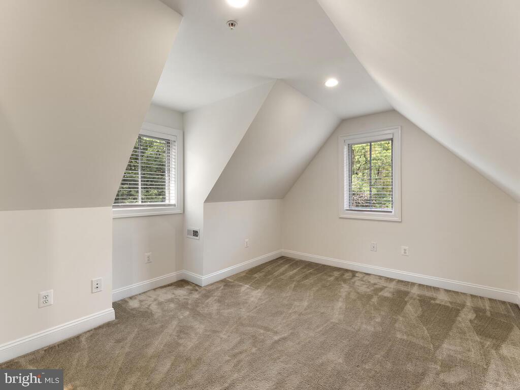 8912 Courts Way Silver Spring, MD 20910 - Photo 33 of 37 Gallery Image 33