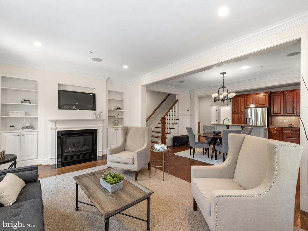 8912 Courts Way Silver Spring, MD 20910 - Photo 5 of 37 Gallery Image 5
