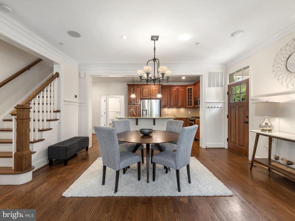 8912 Courts Way Silver Spring, MD 20910 - Photo 8 of 37 Gallery Image 8