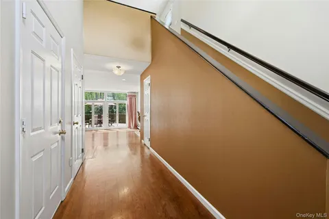 $979,000 | 9 Oxford Court, Wheatley Heights, NY 11798