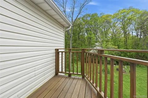 $979,000 | 9 Oxford Court, Wheatley Heights, NY 11798