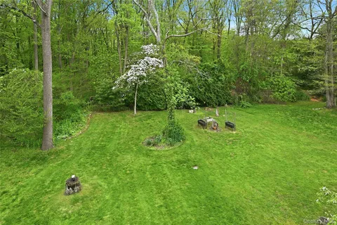 $979,000 | 9 Oxford Court, Wheatley Heights, NY 11798