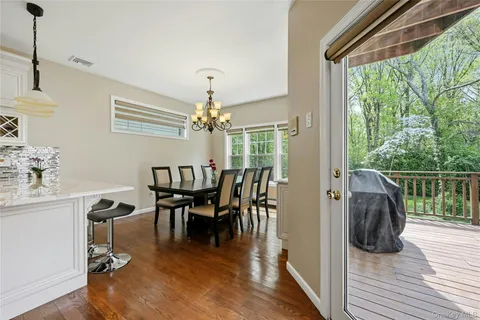 $979,000 | 9 Oxford Court, Wheatley Heights, NY 11798