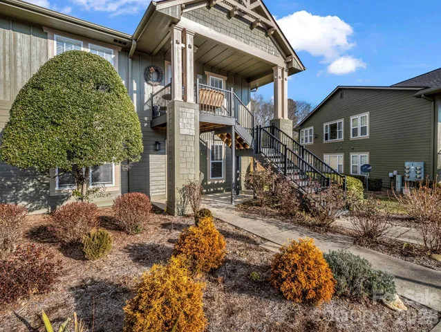 a house view with a outdoor space