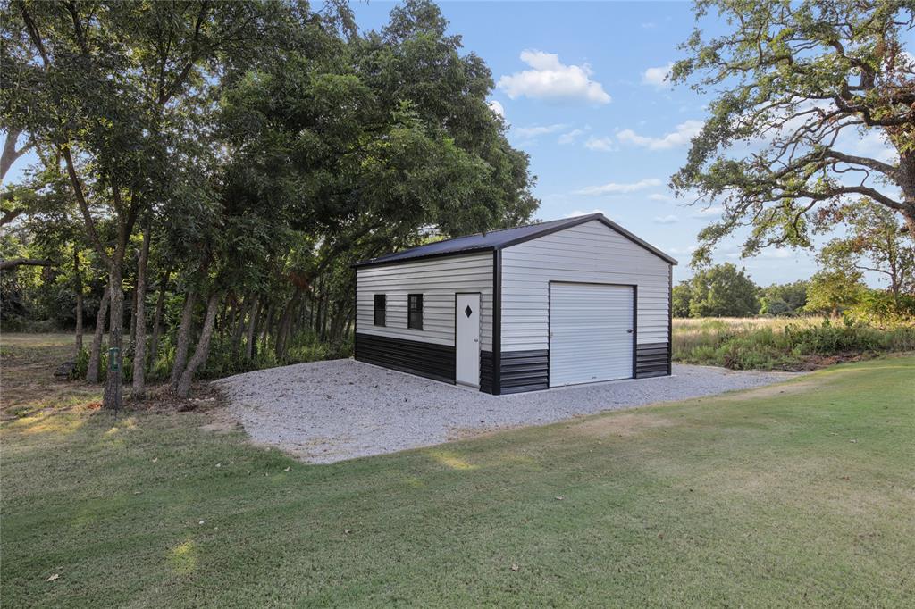 1109 Gonzollas Road Springtown, TX 76082 - Photo 32 of 37 Gallery Image 32