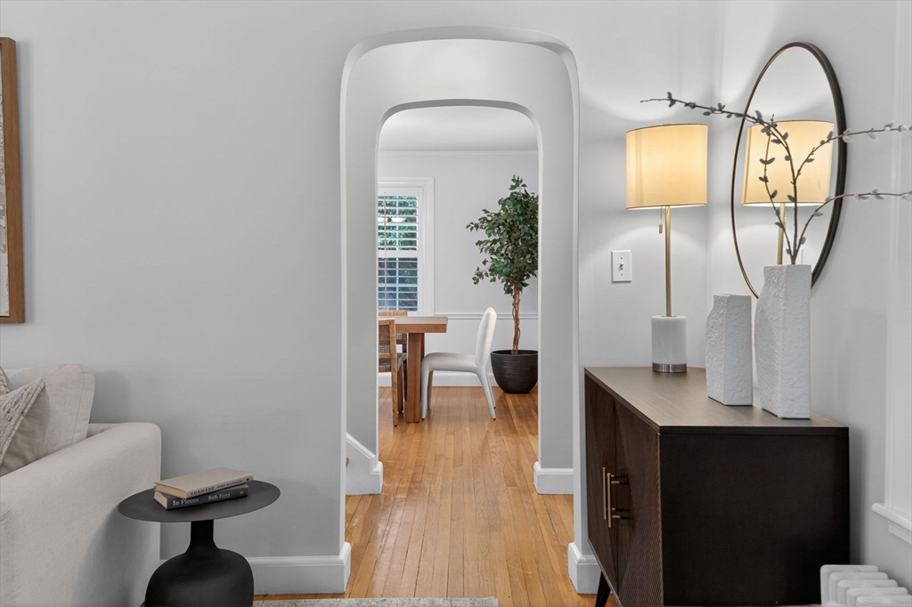 35 Cleveland Road Wellesley, MA 02481 - Photo 5 of 18