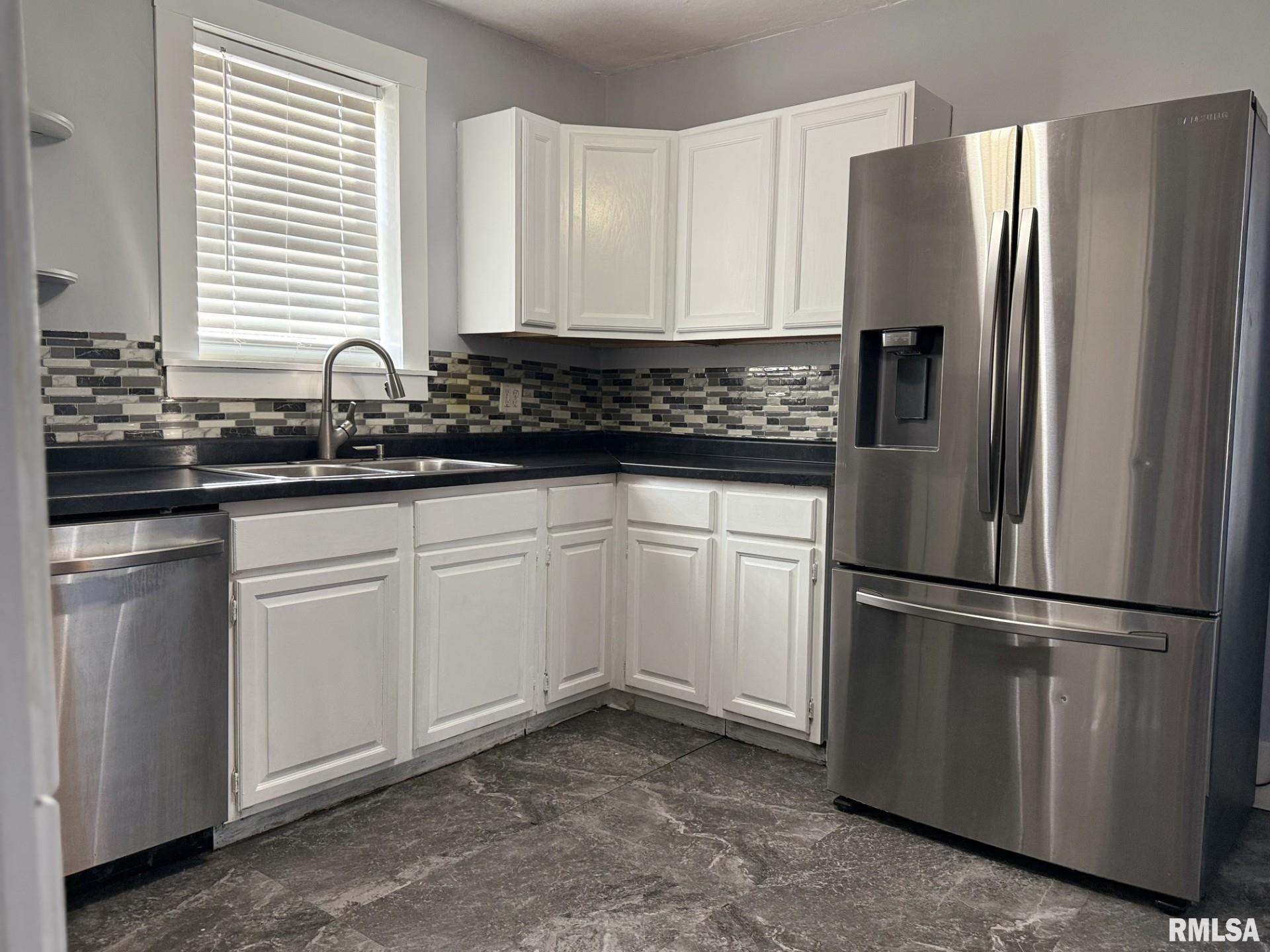 526 Catherine Street Pekin, IL 61554 - Photo 12 of 35