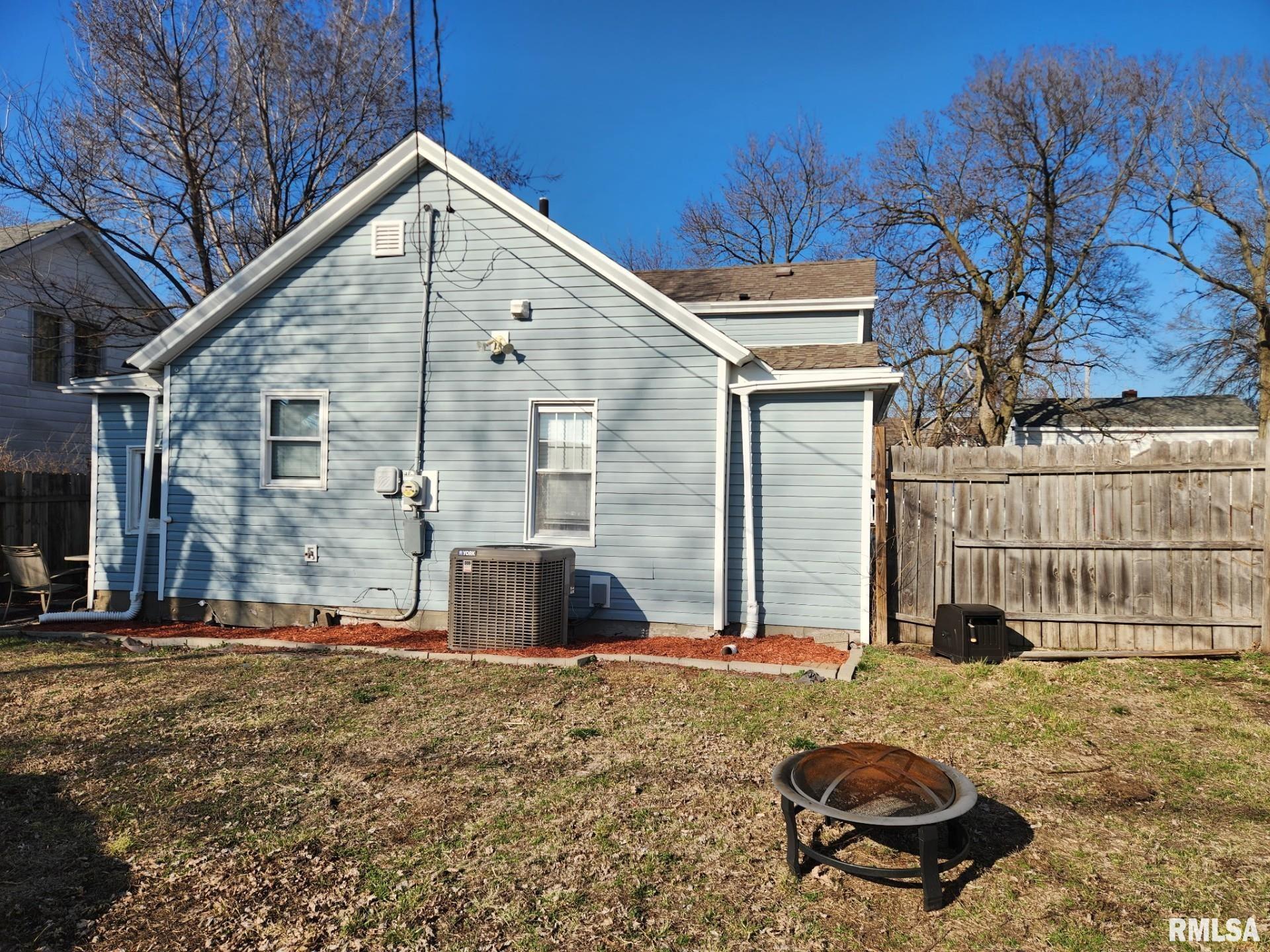 526 Catherine Street Pekin, IL 61554 - Photo 31 of 35