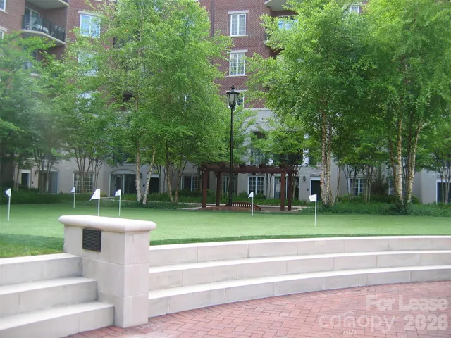 $1,950 | 300 West 5th Street, Unit 203, Charlotte, NC 28202