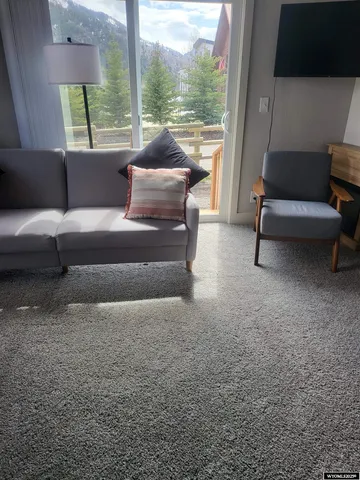 $1,600,000 | 360 Wooden Spur Drive, Alpine, WY 83128