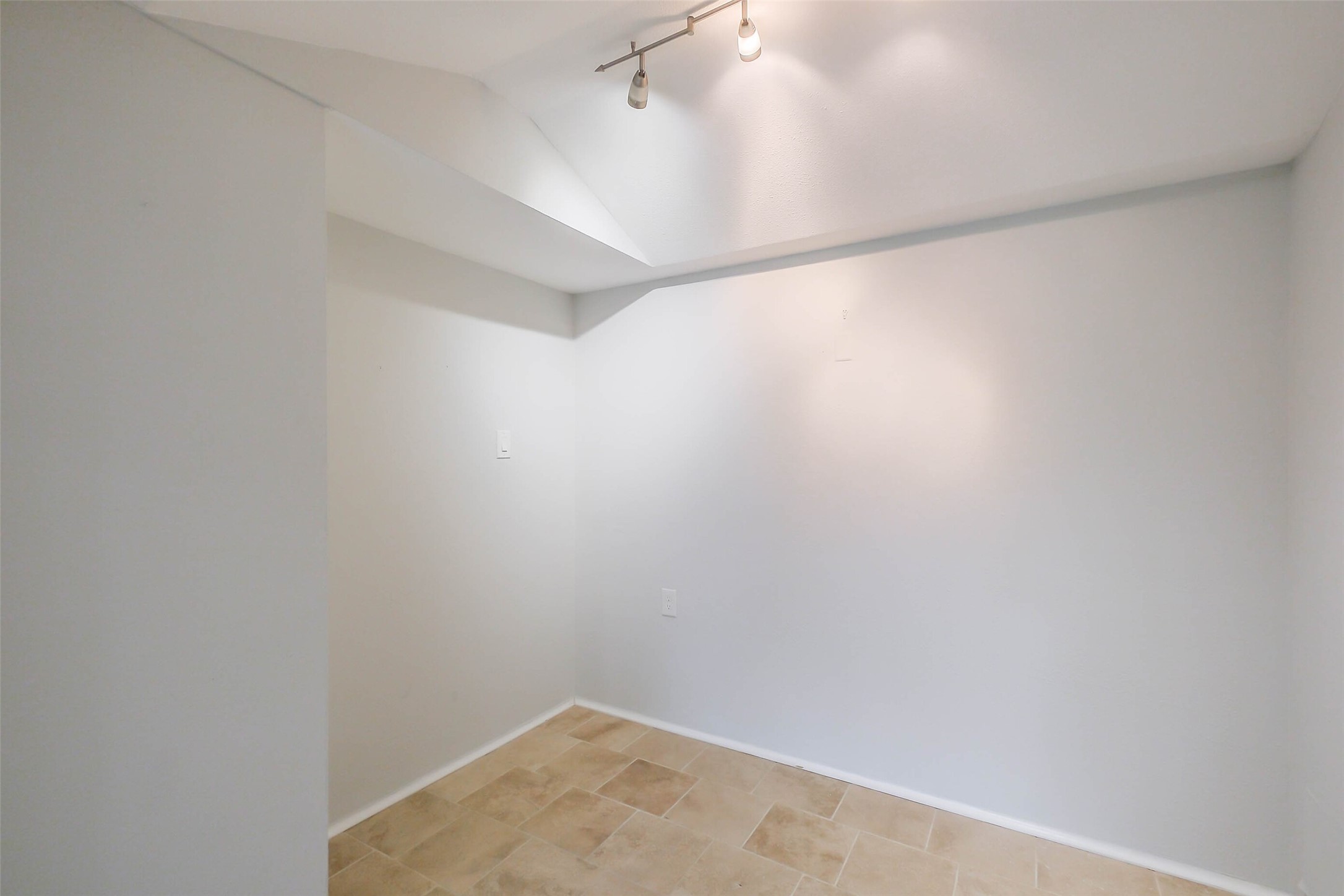 2230 South Piney Point Road, Unit 113 Houston, TX 77063 - Photo 16 of 28 The extra room can be used as an office!