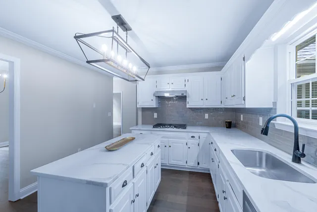 $699,900 | 800 Nickajack Landing, South Pittsburg, TN 37380