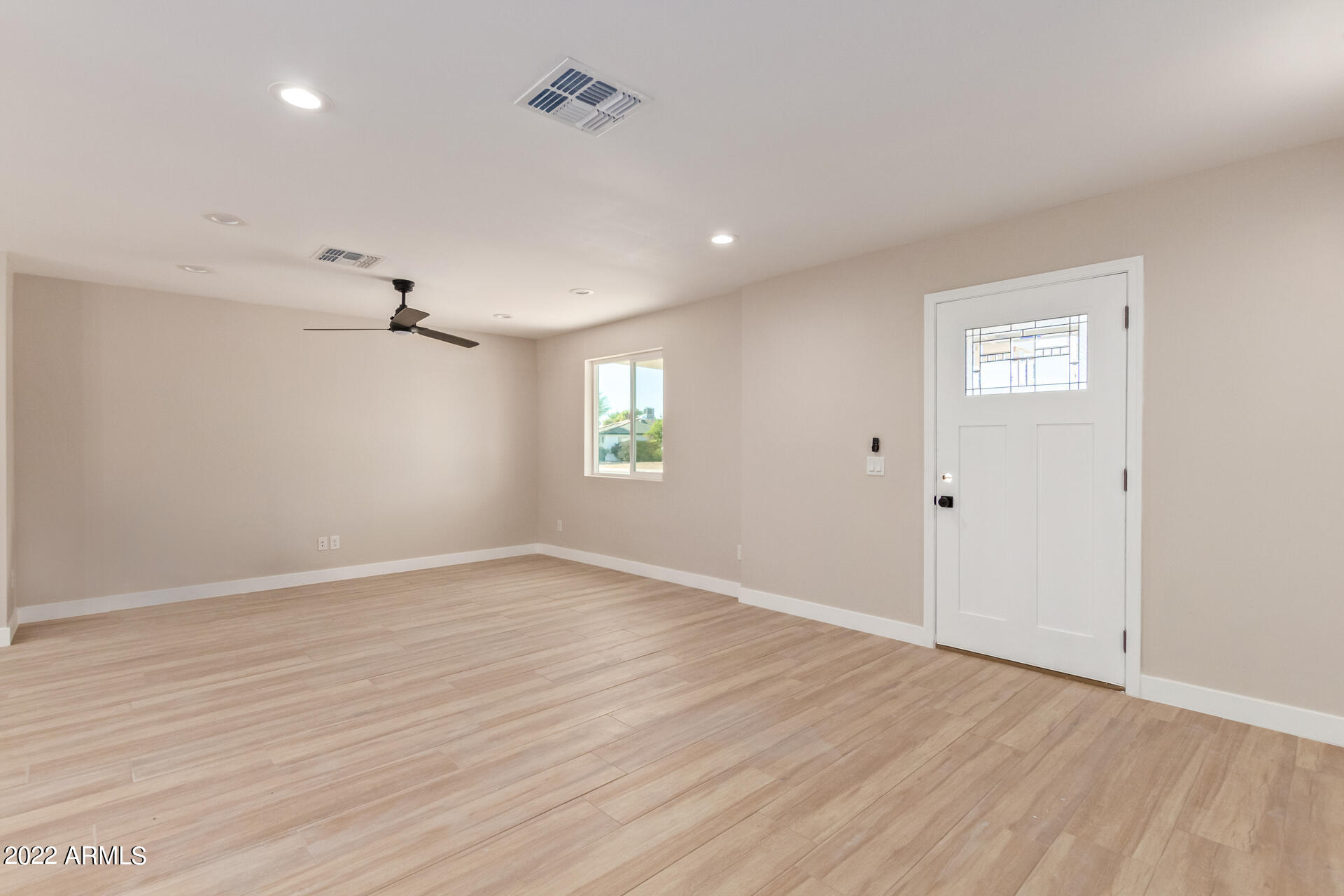 819 East Rovey Avenue Phoenix, AZ 85014 - Photo 9 of 27 10-Rovey