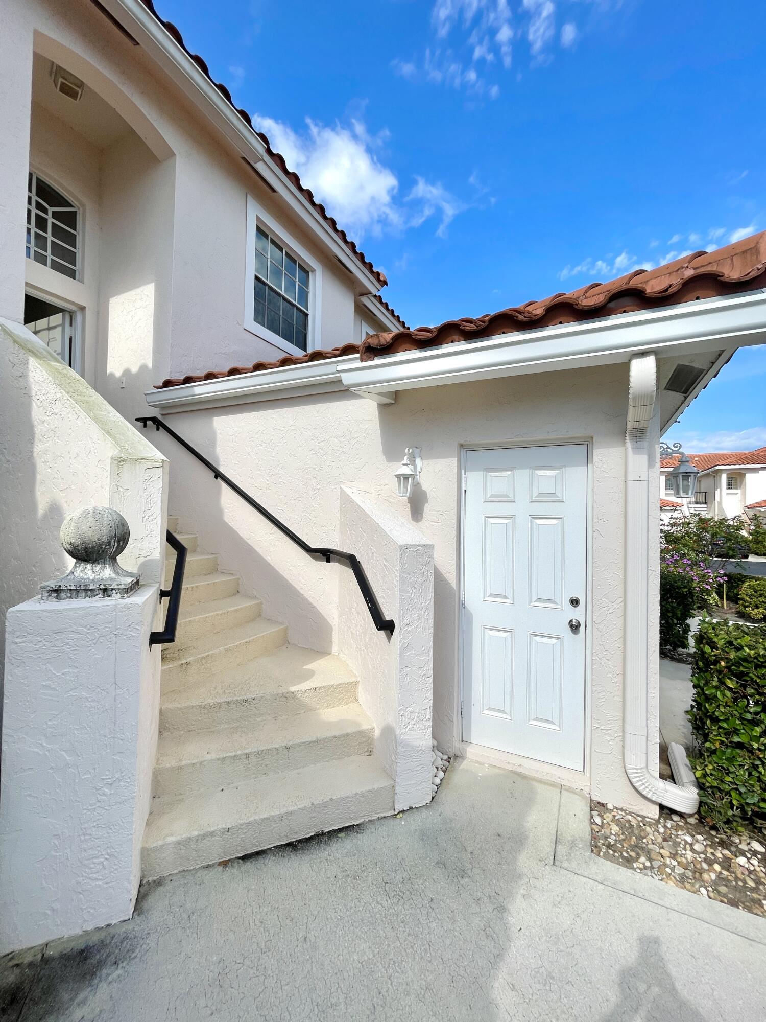 8550 Vía Romana, Unit 2 Boca Raton, FL 33496 - Photo 2 of 28 a view of entryway