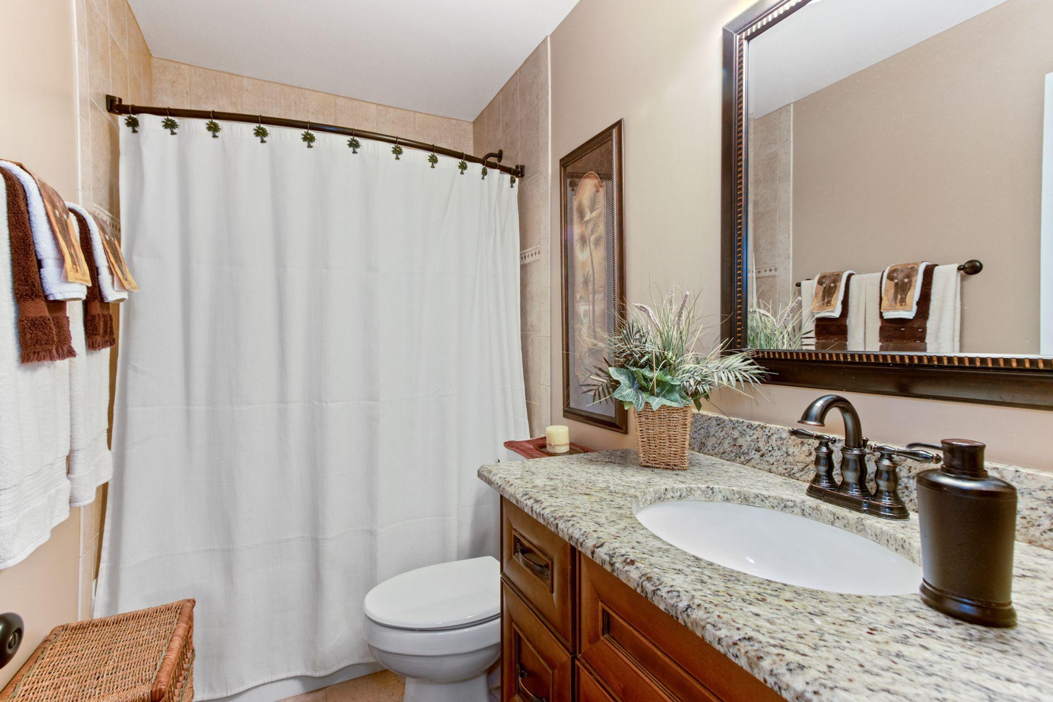 6293 Amberwoods Drive Boca Raton, FL 33433 - Photo 14 of 23 Guest Bath