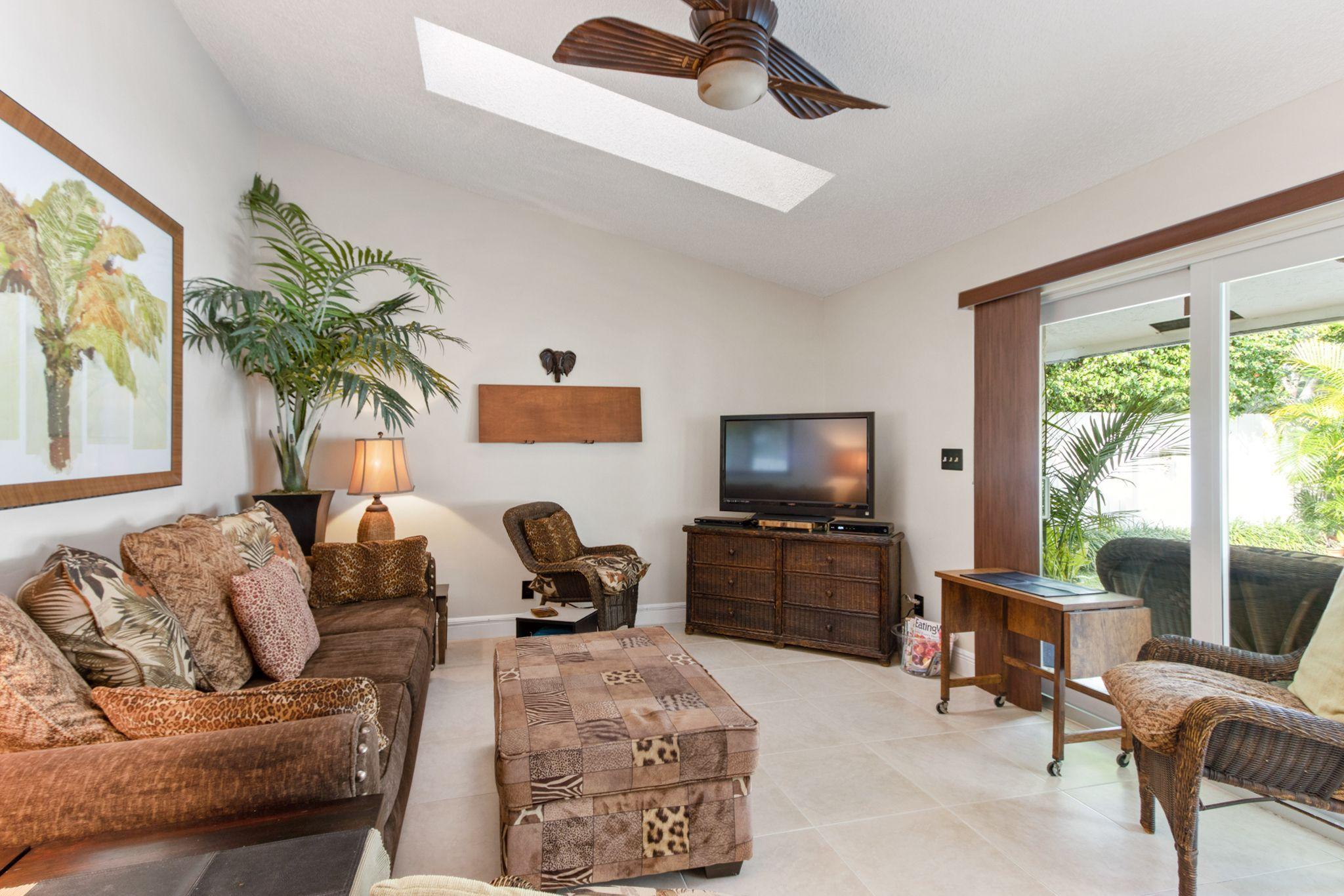 6293 Amberwoods Drive Boca Raton, FL 33433 - Photo 5 of 23 Family Room