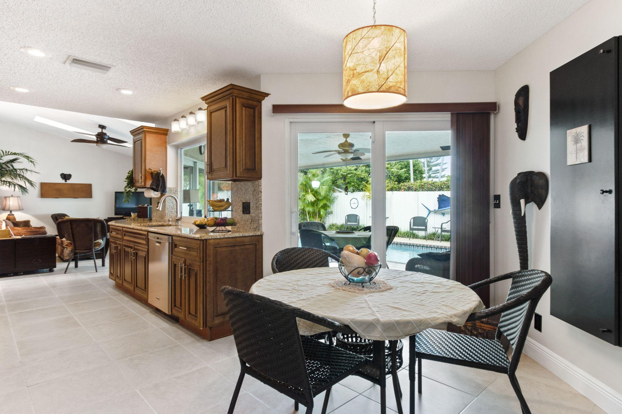 6293 Amberwoods Drive Boca Raton, FL 33433 - Photo 9 of 23 Kitchen Eat-in