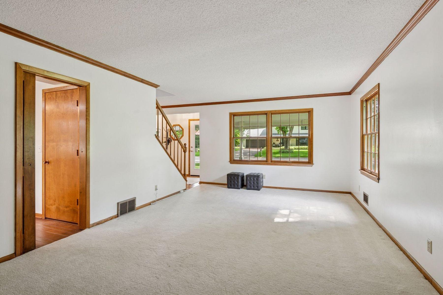 6528 Ridgeview Drive Edina, MN 55439 - Photo 8 of 36 Gallery Image 8