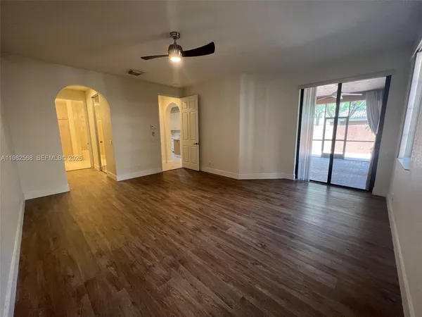 $3,950 | 2816 Kinsington Circle, Unit 281, Weston, FL 33332