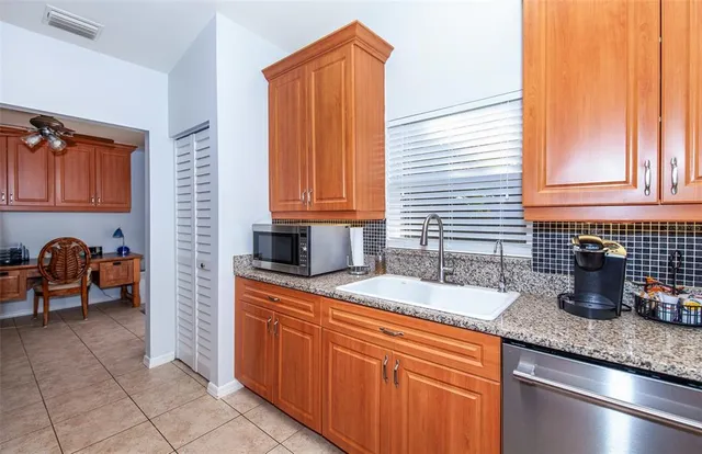 $349,000 | 172 Southampton Place South, Unit 346, Venice, FL 34293