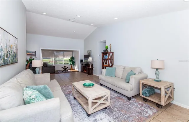 $349,000 | 172 Southampton Place South, Unit 346, Venice, FL 34293