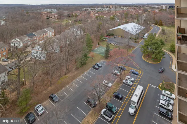 $259,000 | 307 Yoakum Parkway, Unit 802, Alexandria, VA 22304