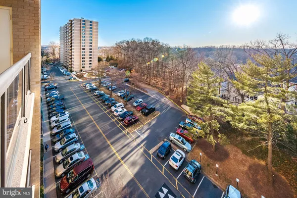 $259,000 | 307 Yoakum Parkway, Unit 802, Alexandria, VA 22304