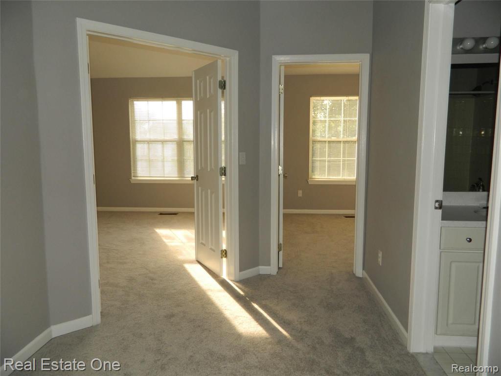 1453 Chesapeake Road, Unit 40 Royal Oak, MI 48067 - Photo 12 of 17