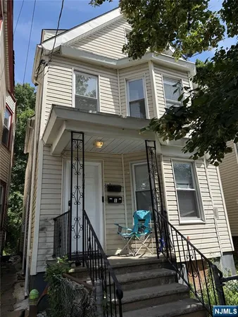 $2,300 | 792 South 15th Street, Newark, NJ 07108