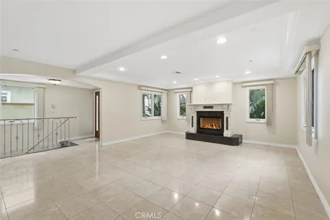 $7,600 | 233 South Irena Avenue, Unit 1, Redondo Beach, CA 90277