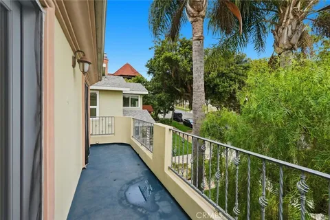 $7,600 | 233 South Irena Avenue, Unit 1, Redondo Beach, CA 90277