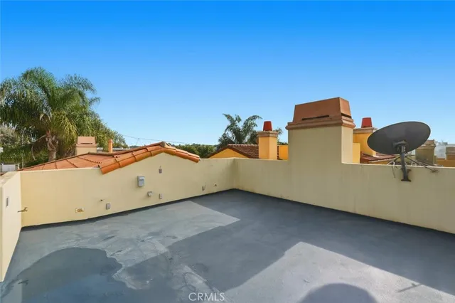 $7,600 | 233 South Irena Avenue, Unit 1, Redondo Beach, CA 90277