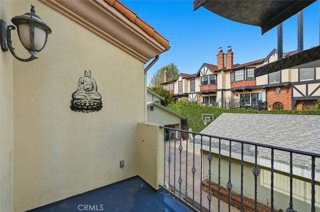 $7,600 | 233 South Irena Avenue, Unit 1, Redondo Beach, CA 90277