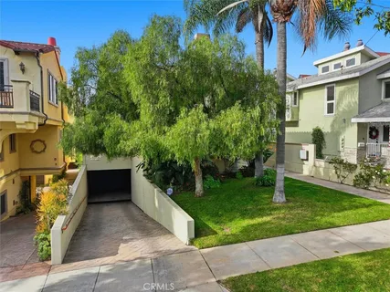 $7,600 | 233 South Irena Avenue, Unit 1, Redondo Beach, CA 90277