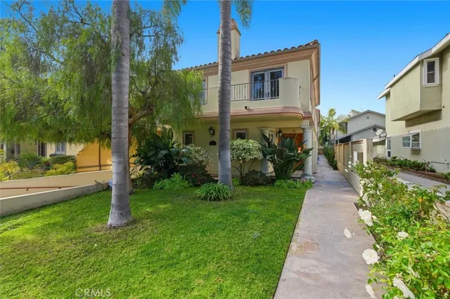 $7,600 | 233 South Irena Avenue, Unit 1, Redondo Beach, CA 90277