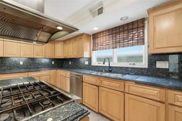 $7,600 | 233 South Irena Avenue, Unit 1, Redondo Beach, CA 90277