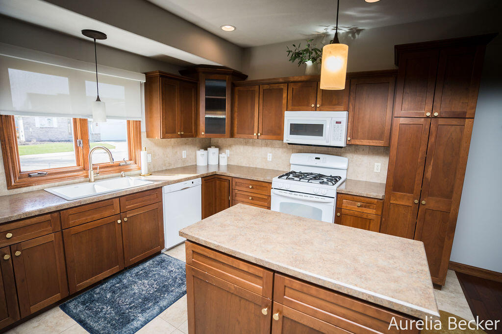 3681 Jason Ridge Lane Southwest Grand Rapids, MI 49534 - Photo 17 of 57 DSC09427