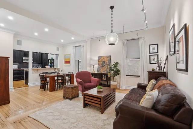 $1,395,000 | 229 West 97th Street, Unit 1E | Upper West Side