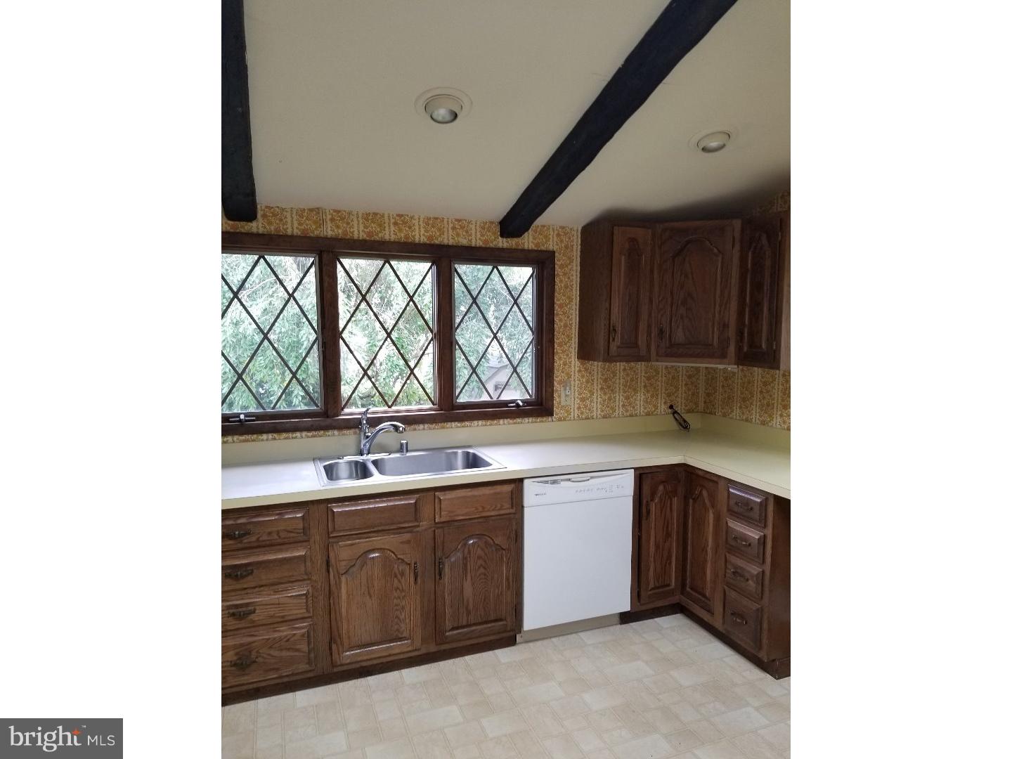 48 Stanford Road Cherry Hill, NJ 08034 - Photo 4 of 6
