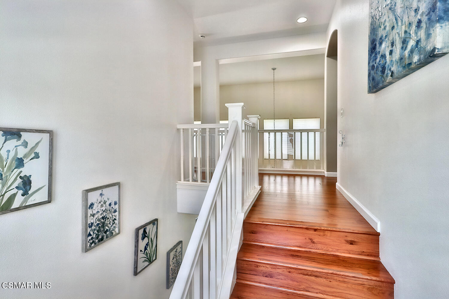 149 Park Hill Road Simi Valley, CA 93065 - Photo 25 of 62 gStairs and Landing1