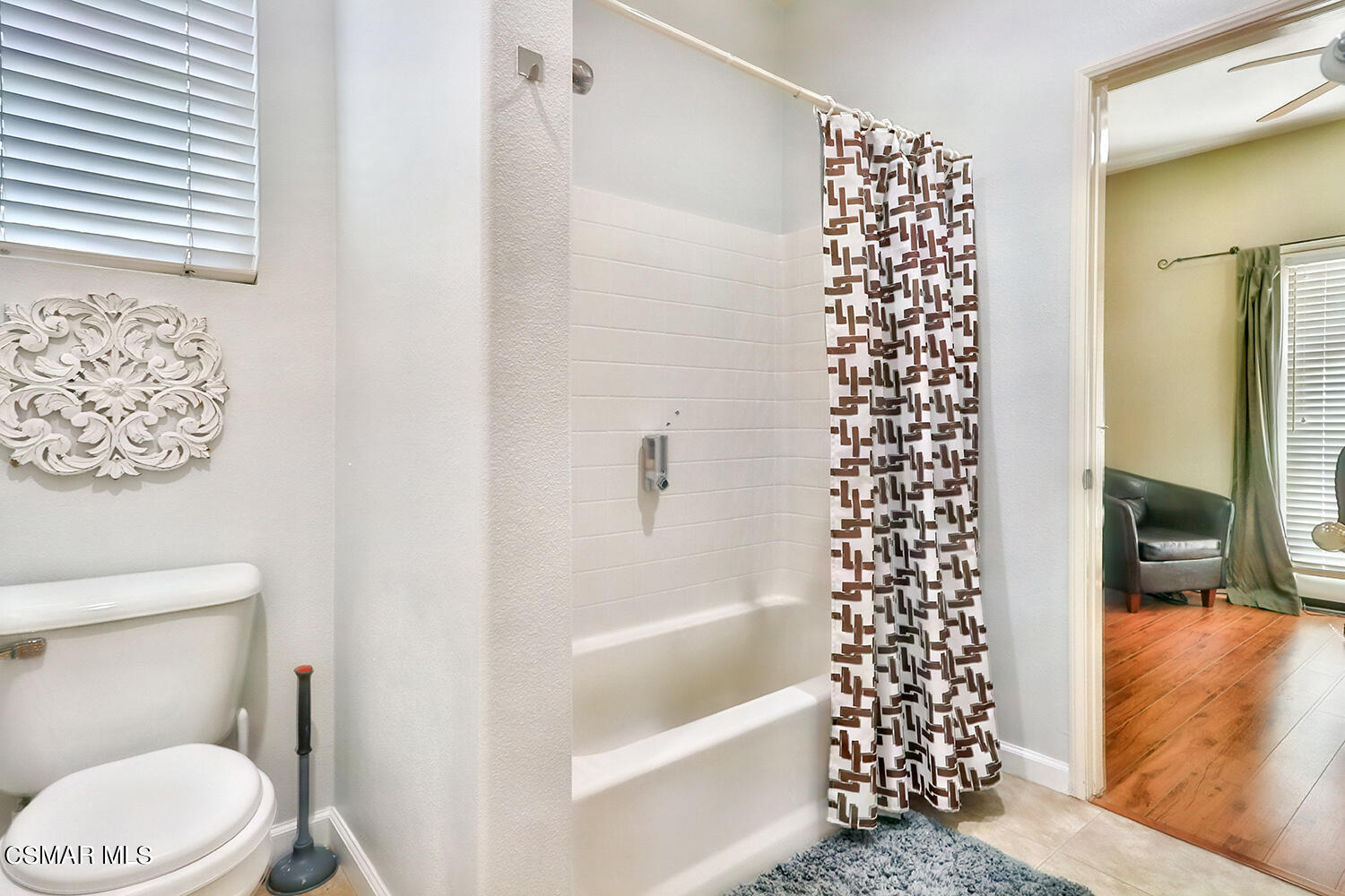 149 Park Hill Road Simi Valley, CA 93065 - Photo 36 of 62 kHall Bath3