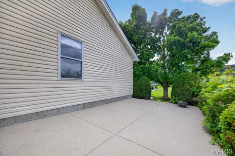$325,000 | 235 Birmingham Drive, O'Fallon, MO 63366