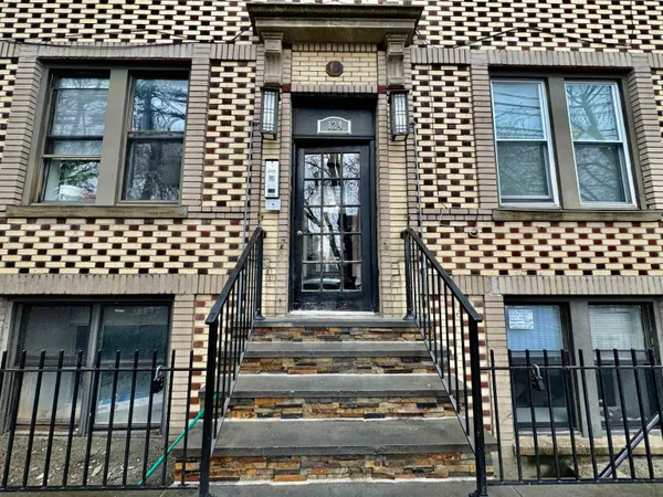 $1,775 | 124 74th Street, Unit 2, North Bergen, NJ 07047