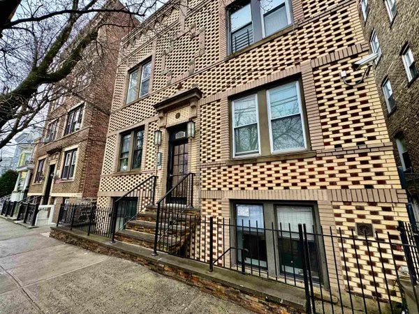 $1,775 | 124 74th Street, Unit 2, North Bergen, NJ 07047