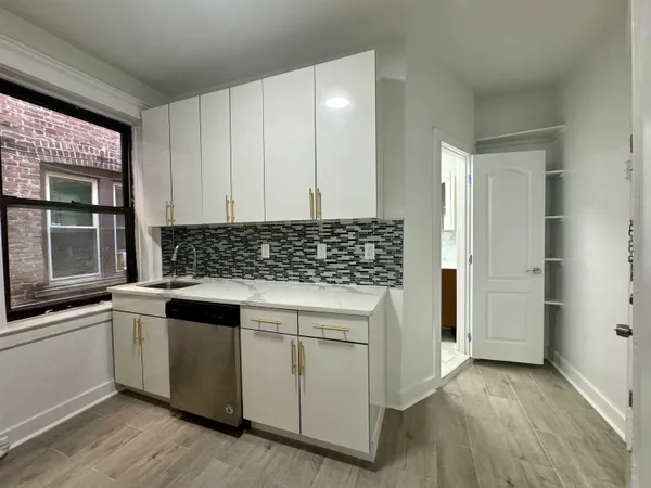 $1,775 | 124 74th Street, Unit 2, North Bergen, NJ 07047