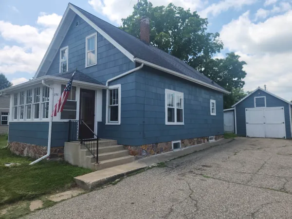 $218,888 | 101 South Oak Street, North Freedom, WI 53951