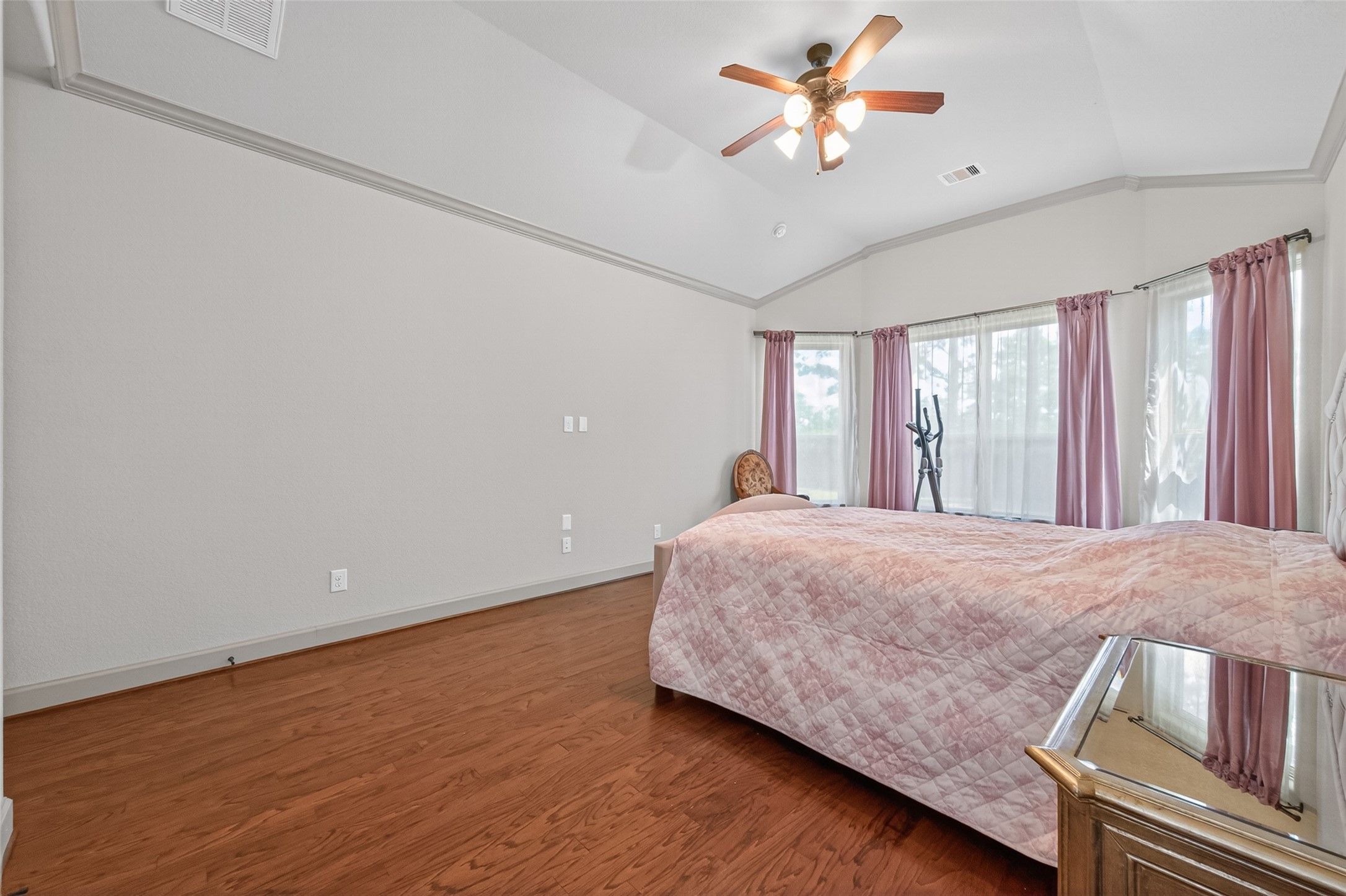 46 Tallgrass Way Spring, TX 77389 - Photo 24 of 50 Master Bedroom